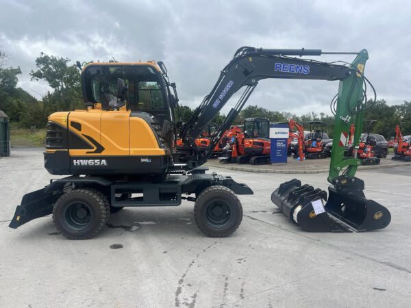 Range of Excavators from 1 Tonne to 30 Tonne - Image 7