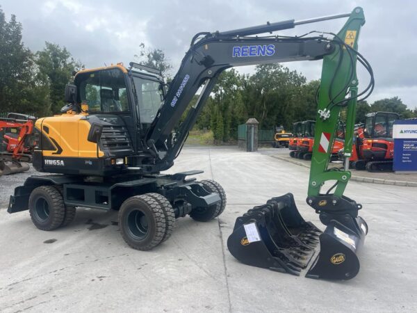 Range of Excavators from 1 Tonne to 30 Tonne - Image 8