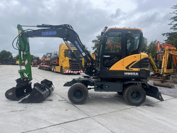 Range of Excavators from 1 Tonne to 30 Tonne - Image 12