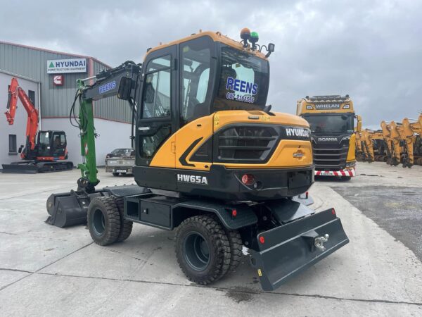 Range of Excavators from 1 Tonne to 30 Tonne - Image 3
