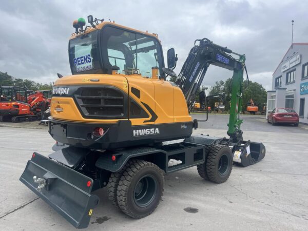 Range of Excavators from 1 Tonne to 30 Tonne - Image 6